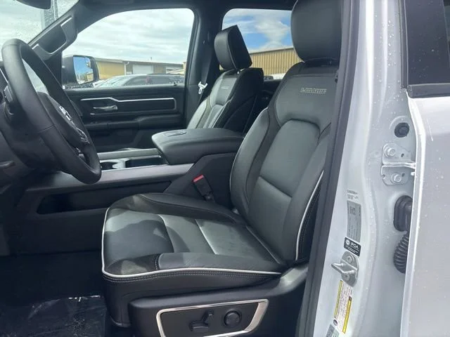 New 2026 Bright White Clear-Coat Exterior Paint RAM Laramie image 20