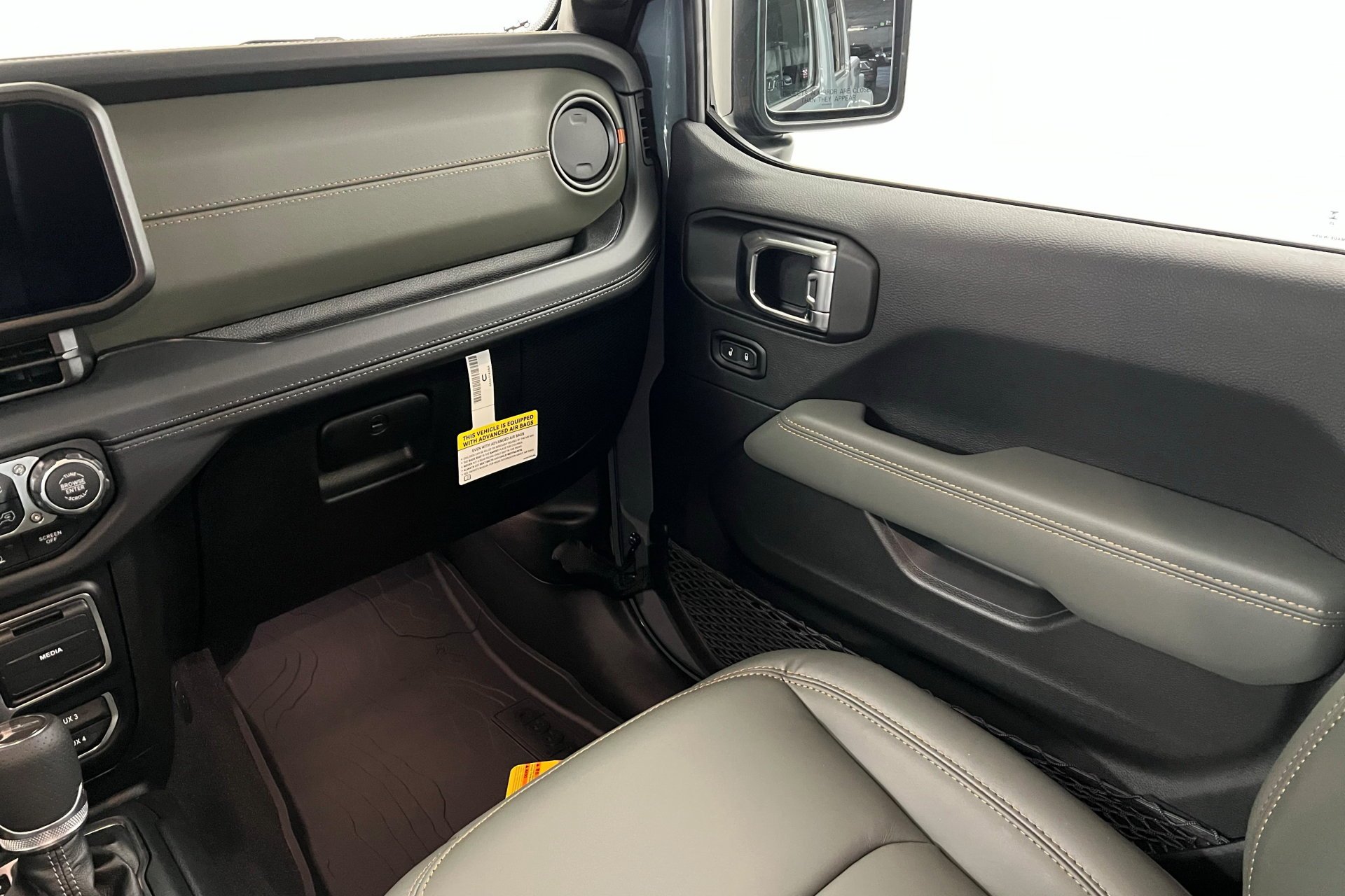 New 2025 Anvil Clearcoat Jeep Mojave X image 11