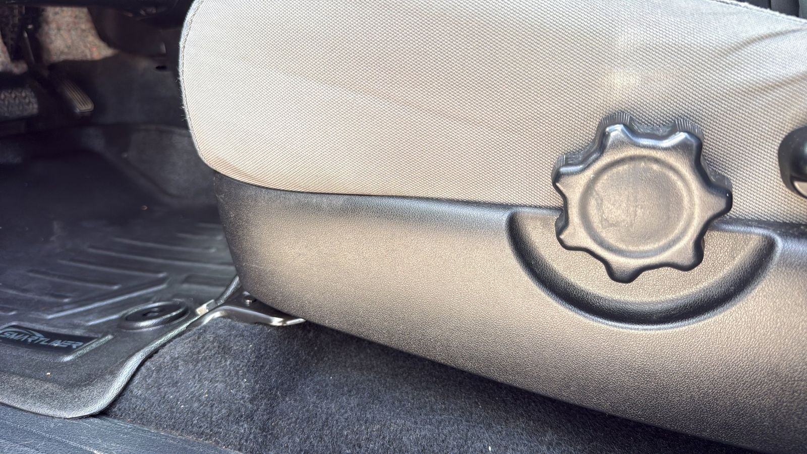 Used 2016 Blue Toyota SR5 image 10