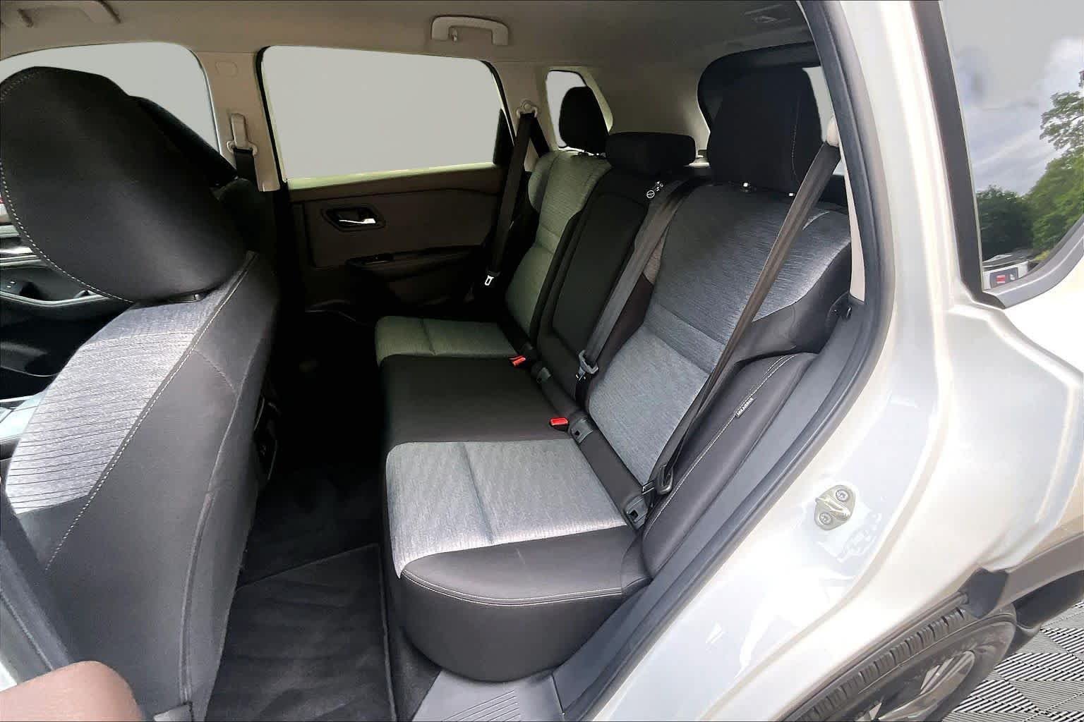 Used 2023 Pearl White Tricoat Nissan SV image 21