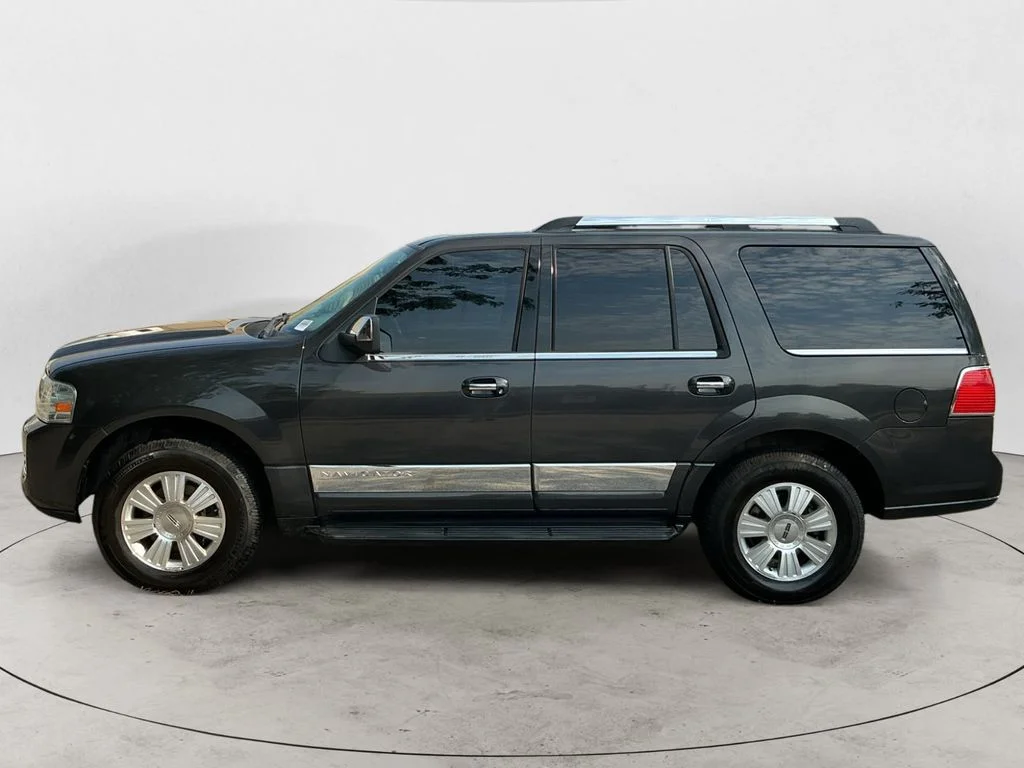 Used 2007 Gray Lincoln Base image 8