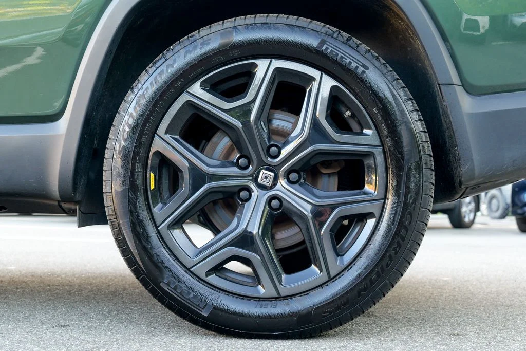 Used 2025 Green Rivian Adventure Dual Motor Standard Pack image 14