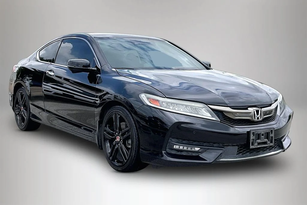 2017 Honda Accord Touring Auto's photo