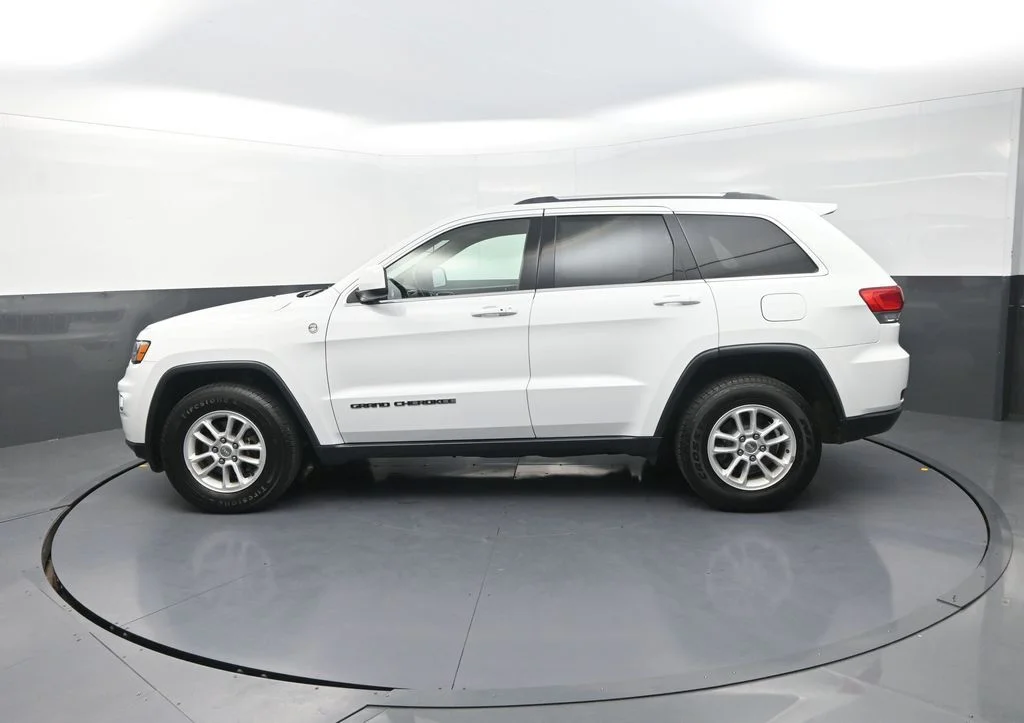 Used 2019 White Jeep Laredo E image 6