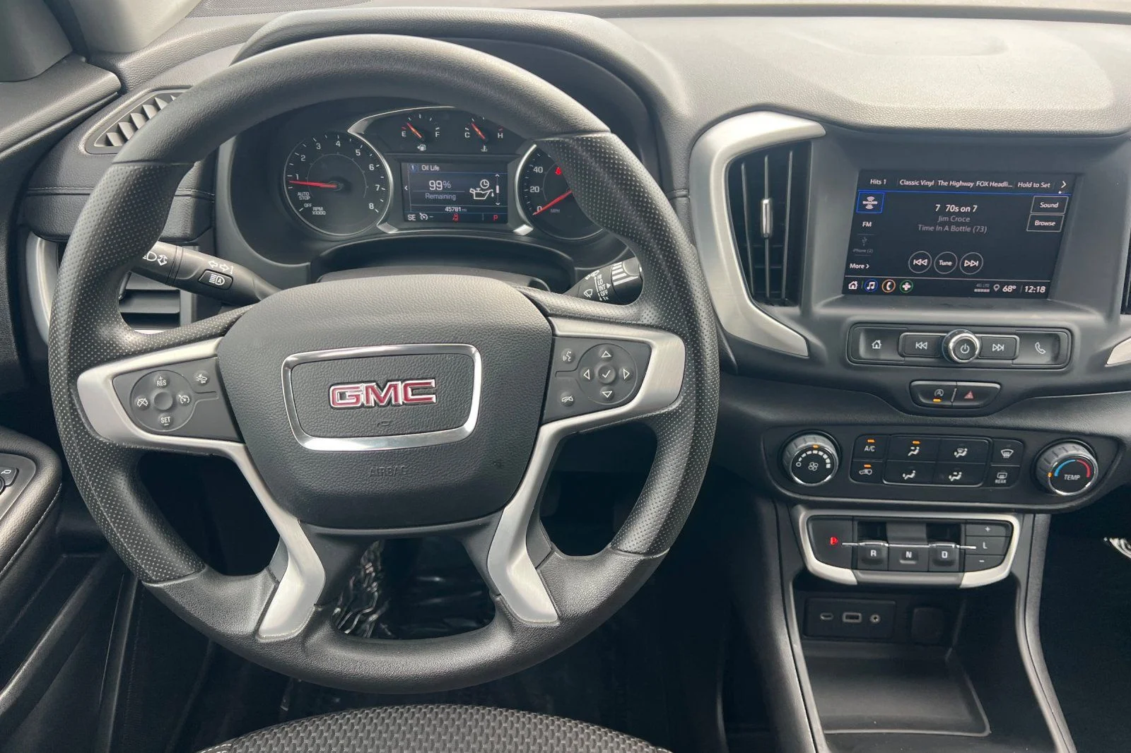 Used 2024 White GMC SLE image 11