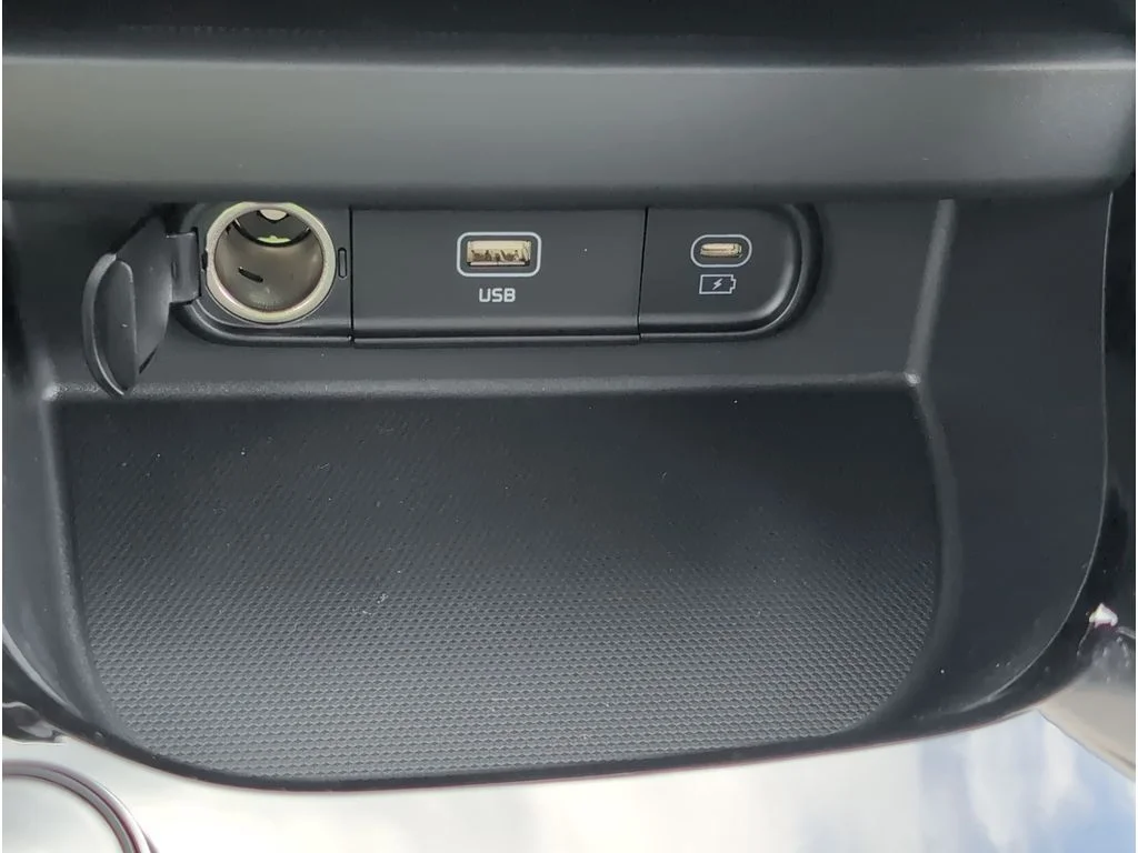 New 2026 Snow White Pearl Kia S image 17