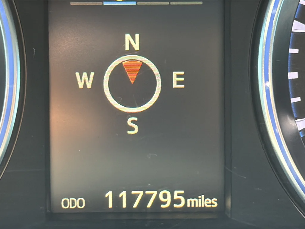 Used 2016 Gray Toyota XLE V6 image 22