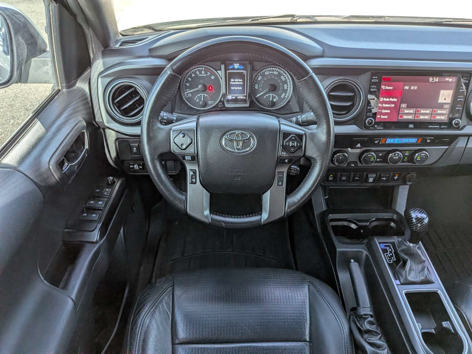 Used 2022  Toyota  image 16