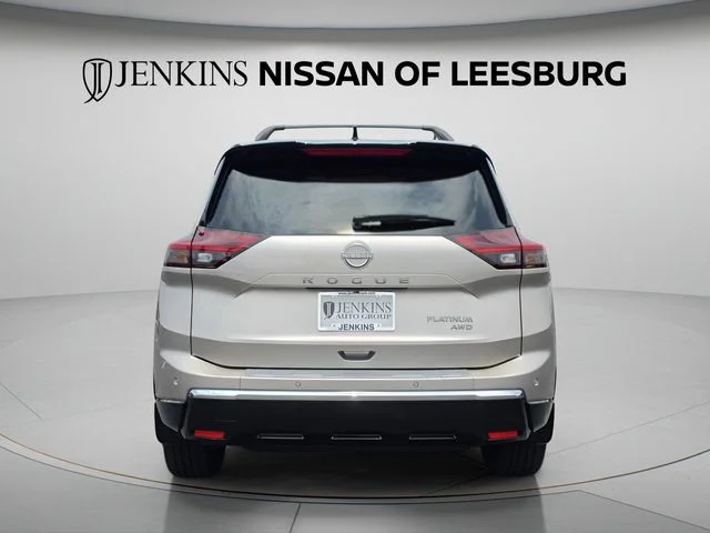 Used 2025 Gold Nissan Platinum image 7