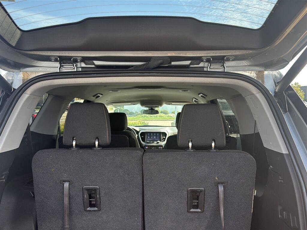 Used 2023 Sterling Metallic GMC SLE image 10