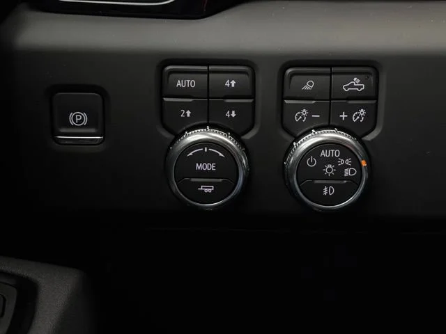 2026 GMC Sierra 2500HD AT4 - Photo 23