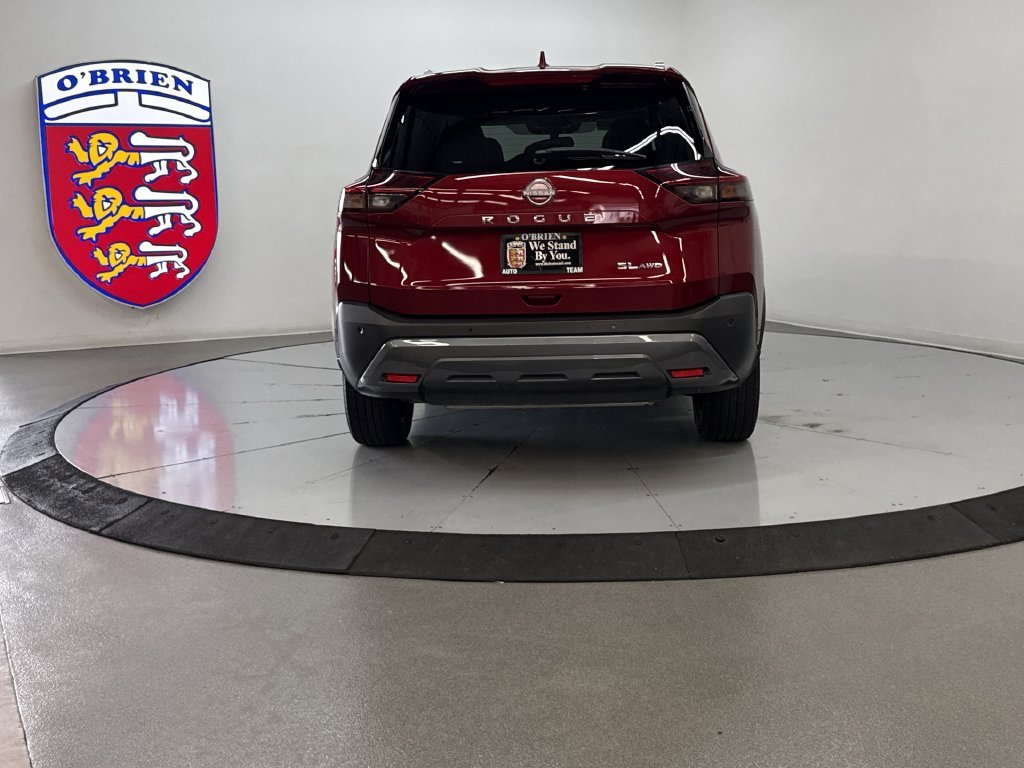 Used 2023 Scarlet Nissan SL image 11