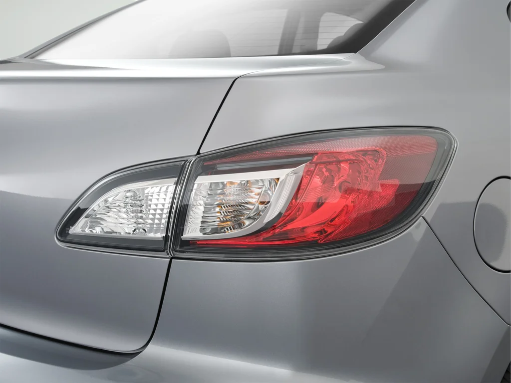 Used 2010 Silver Mazda i Sport image 20