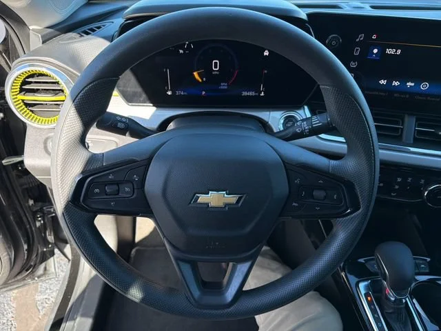 Used 2025 Mosaic Black Metallic Chevrolet LT image 17