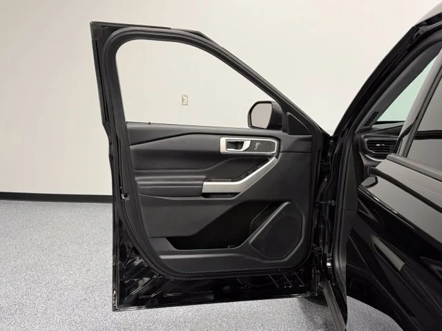 Used 2023 Black Ford XLT image 11