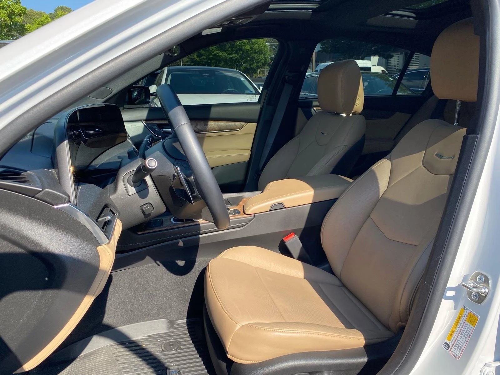 Used 2025 Crystal White Tricoat Cadillac Premium Luxury image 18