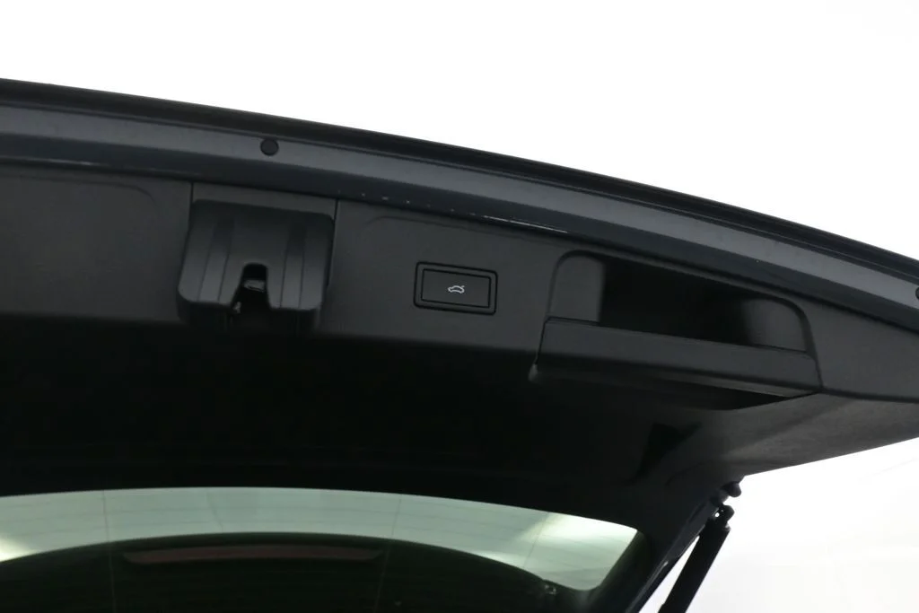 New 2026  Volkswagen SE w/Technology image 46