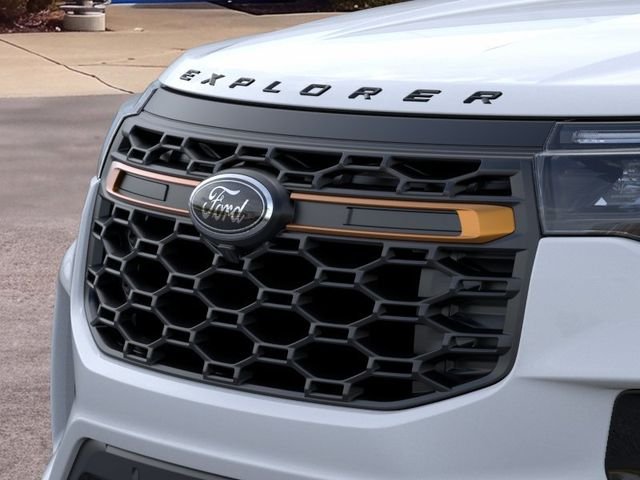 New 2026 Space White Metallic Ford Tremor® image 17