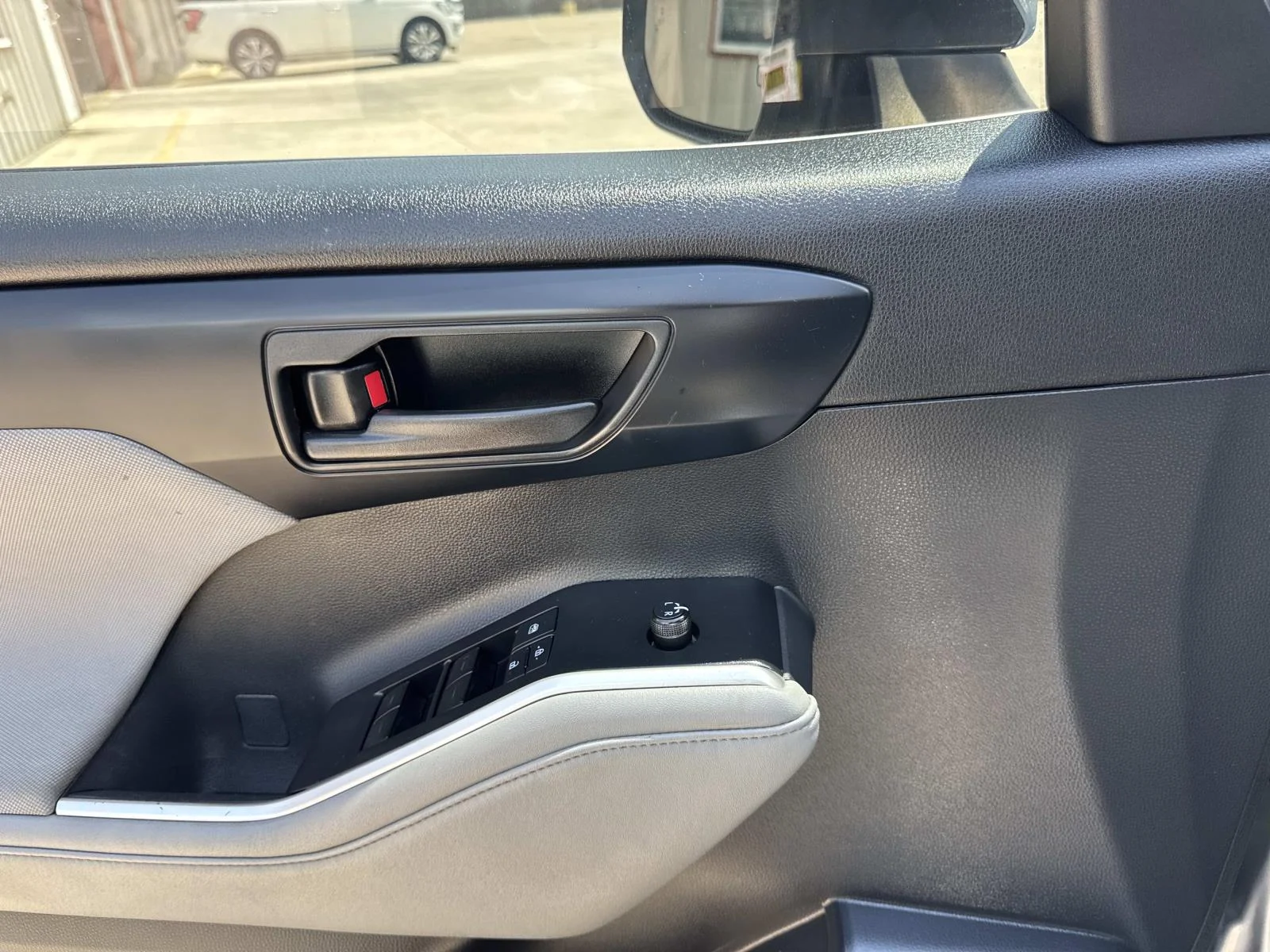 Used 2021 Moon Dust Toyota L image 19