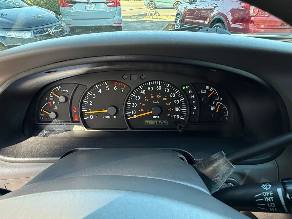 Used 2000 Gray Toyota SR5 image 19