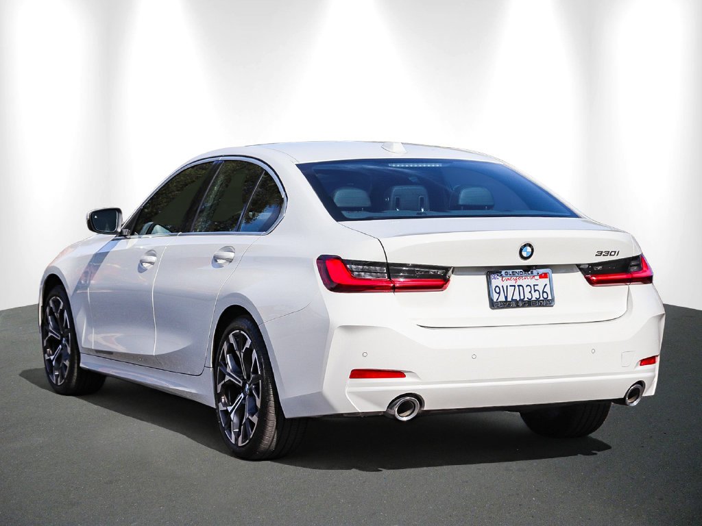 2026 BMW 3 Series photo 4