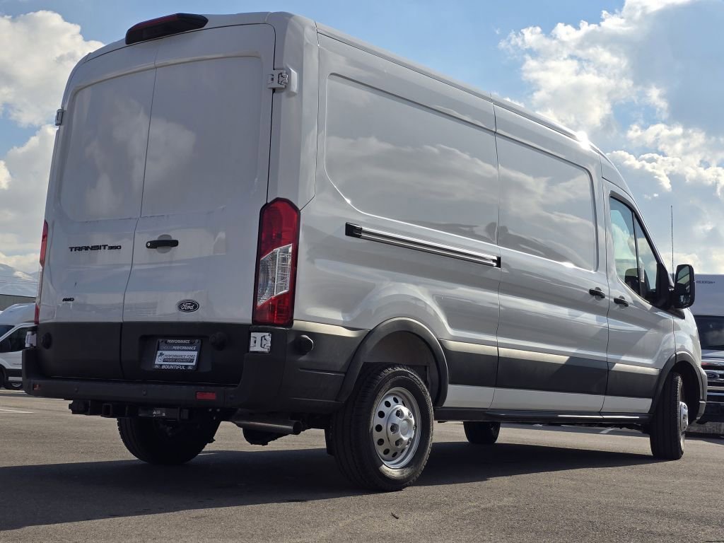New 2026 Oxford White Ford Base image 23