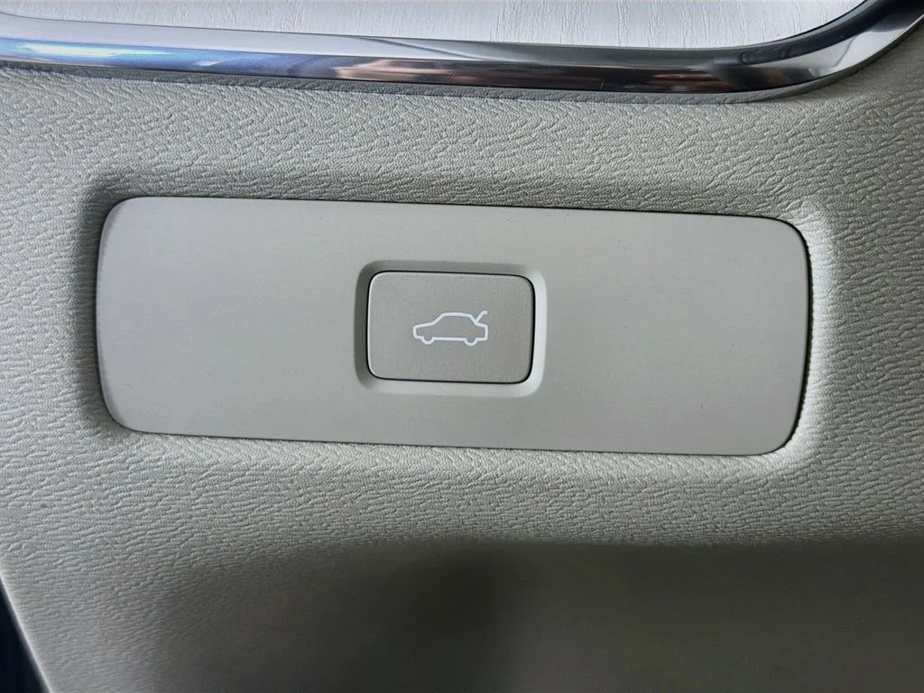2026 Volvo XC60 Ultra - Photo 10