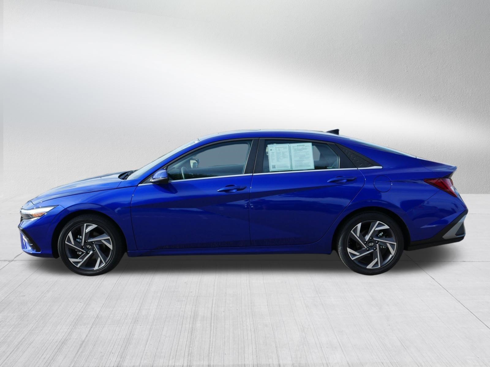 2026 Hyundai Elantra Limited - Photo 4