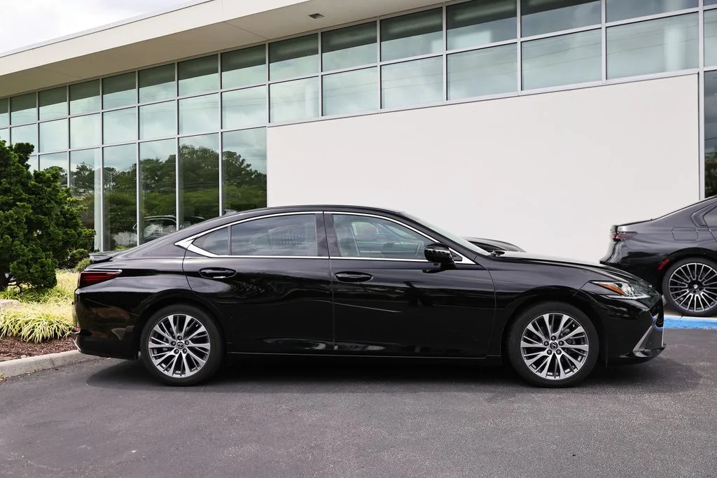 Used 2021 Obsidian Lexus 350 image 4