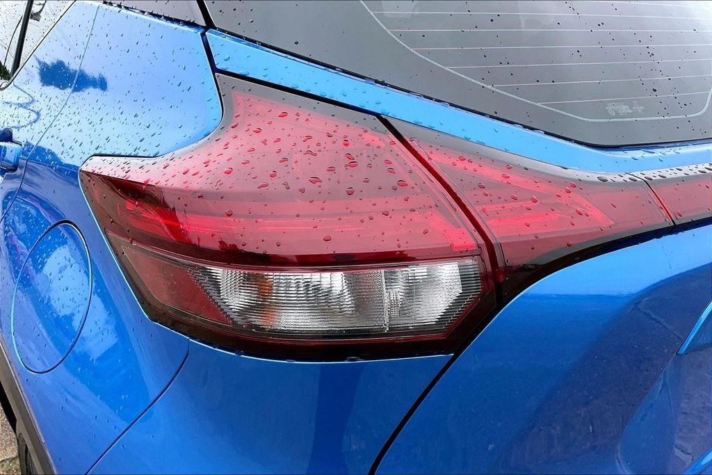 Used 2023 Blue Nissan SR image 20