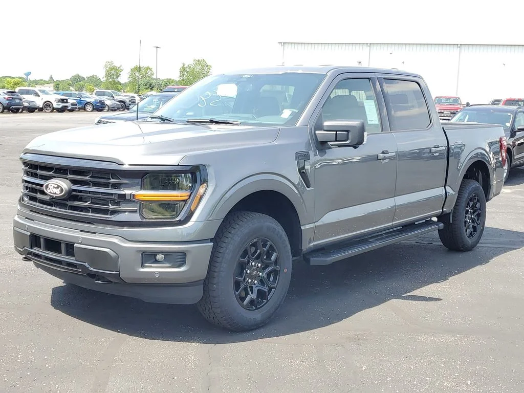 New 2026 Carbonized Gray Metallic Ford XLT image 2