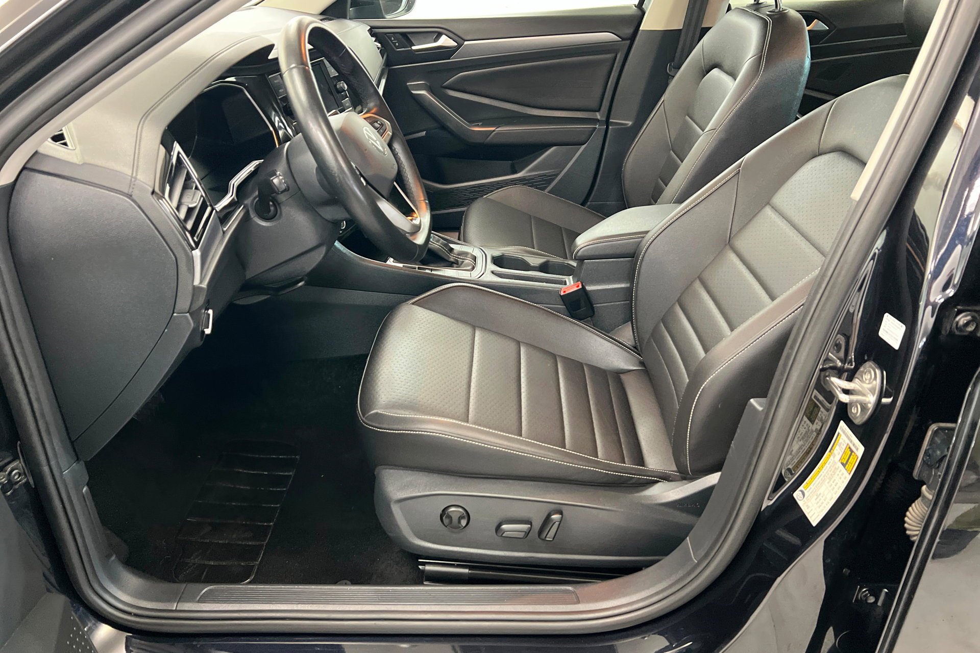 2024 Volkswagen Jetta SE - Photo 18