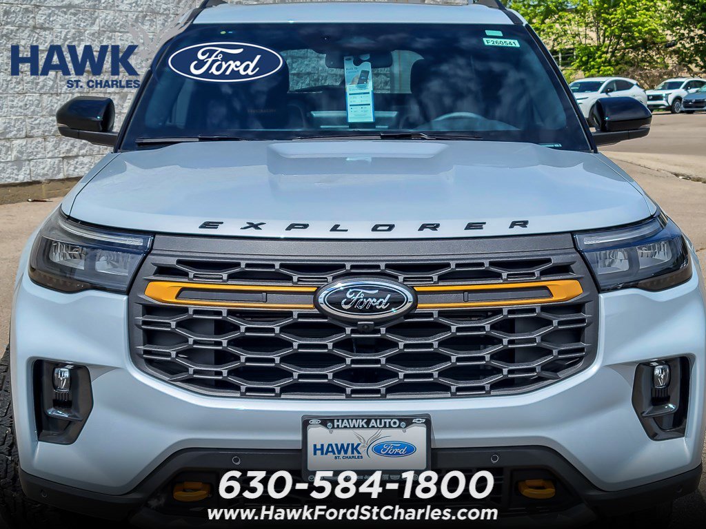 New 2026 Space White Metallic Ford Tremor® image 4