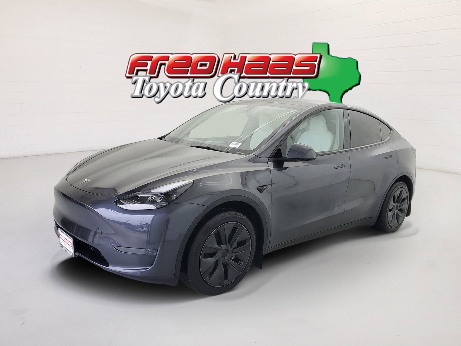 2025 Tesla Model Y Long Range Rear Wheel Drive's photo