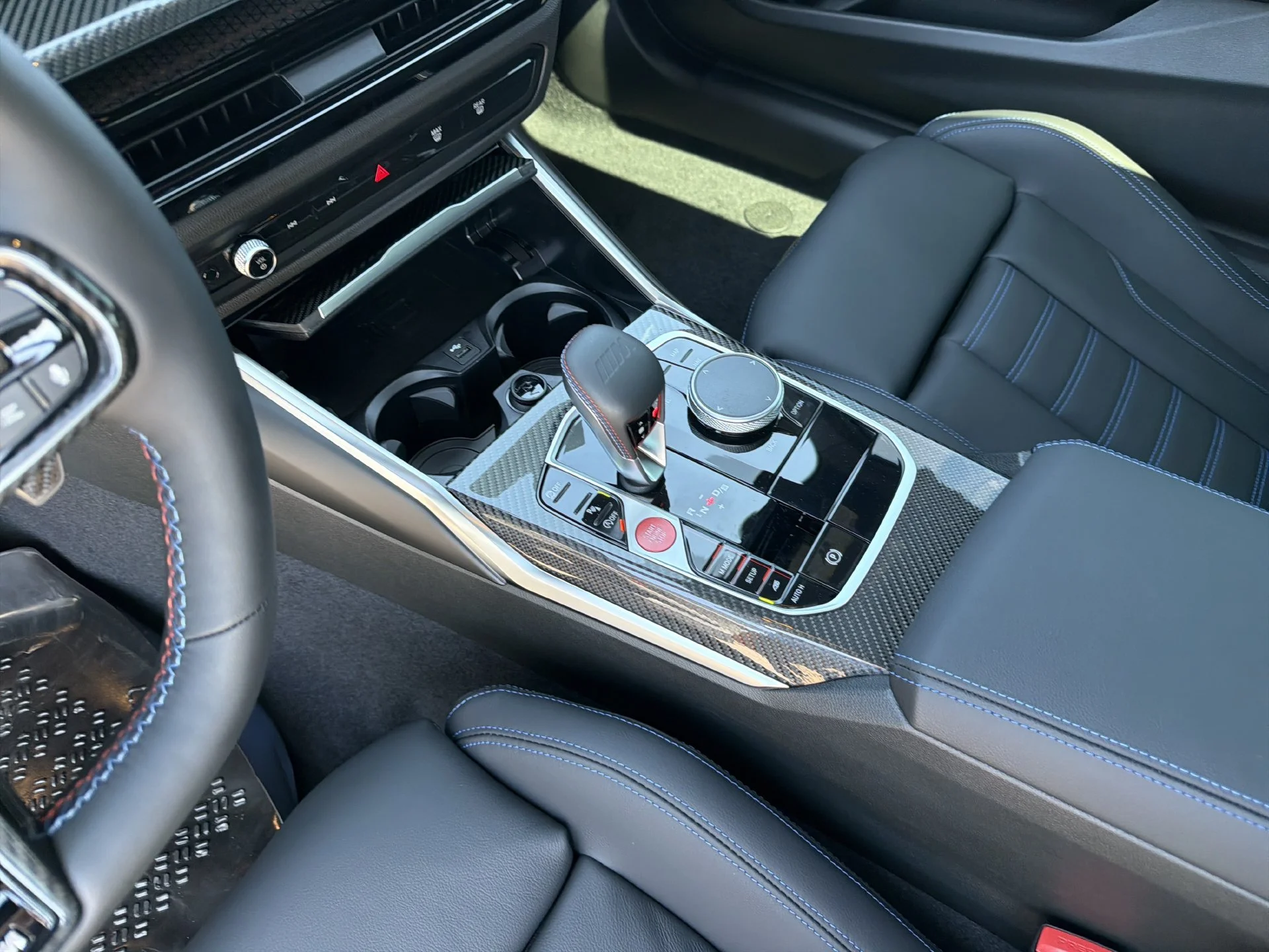 New 2027 Black Sapphire Metallic BMW Base image 14