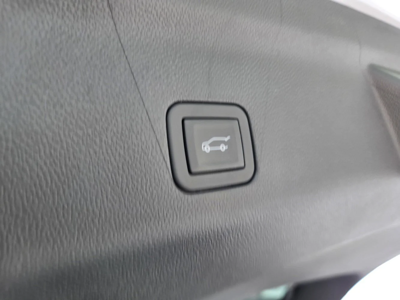 2026 GMC Yukon Denali - Photo 27