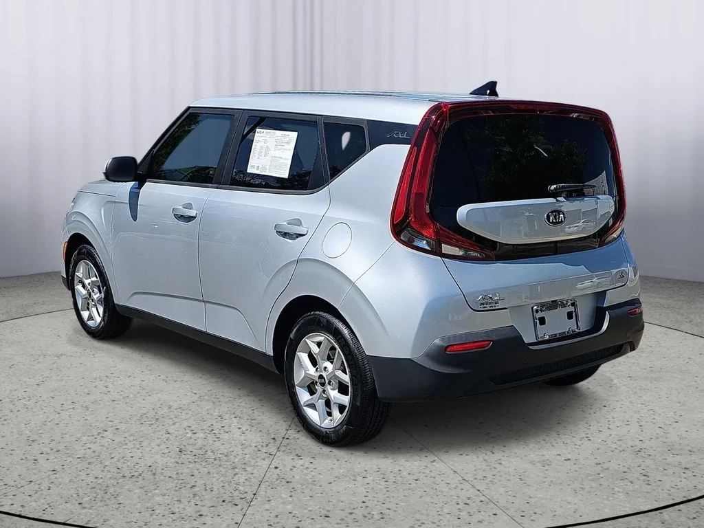 Used 2020 Silver Kia S image 5