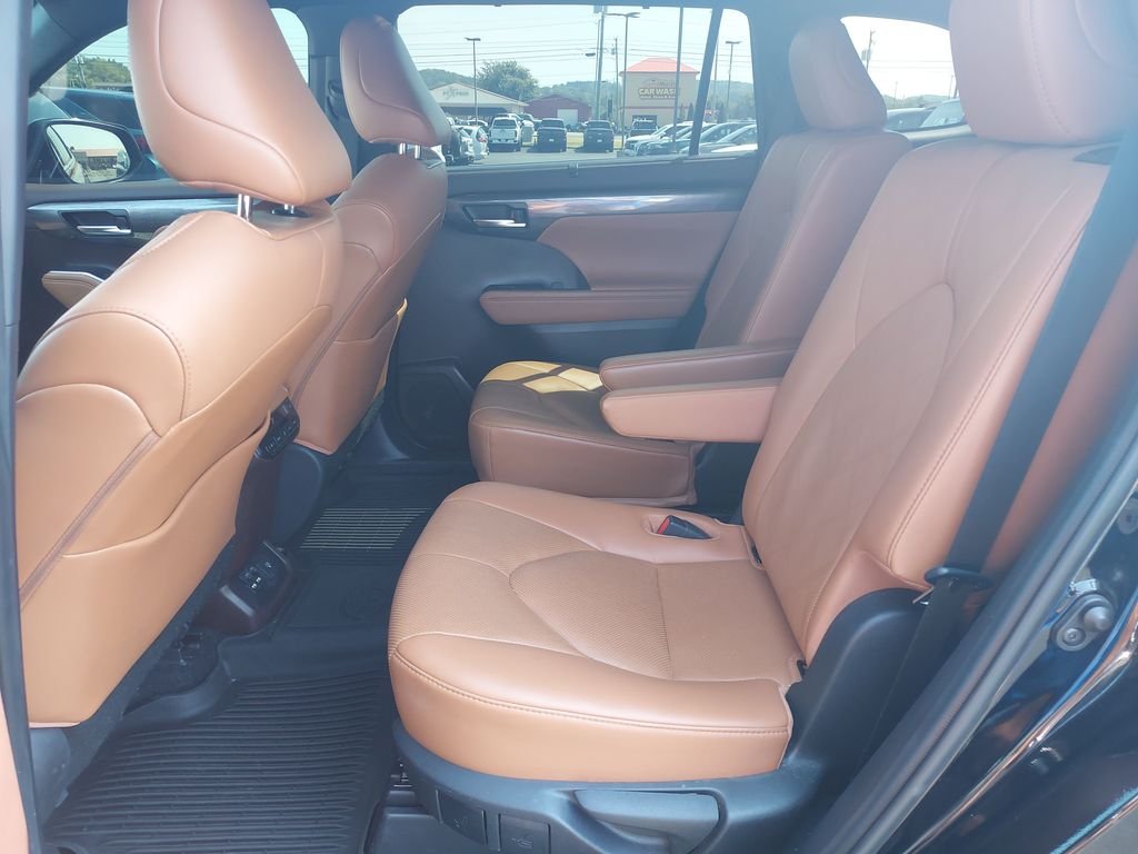 Used 2021 Black Toyota Platinum image 14