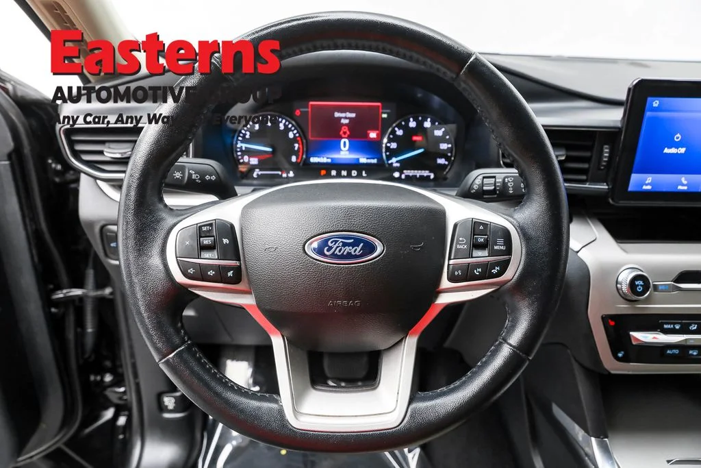 Used 2023 Black Ford XLT image 10