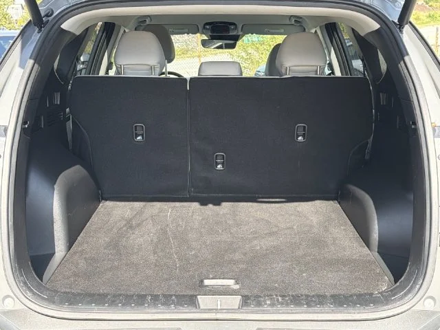 Used 2025 Gray Hyundai SEL image 38