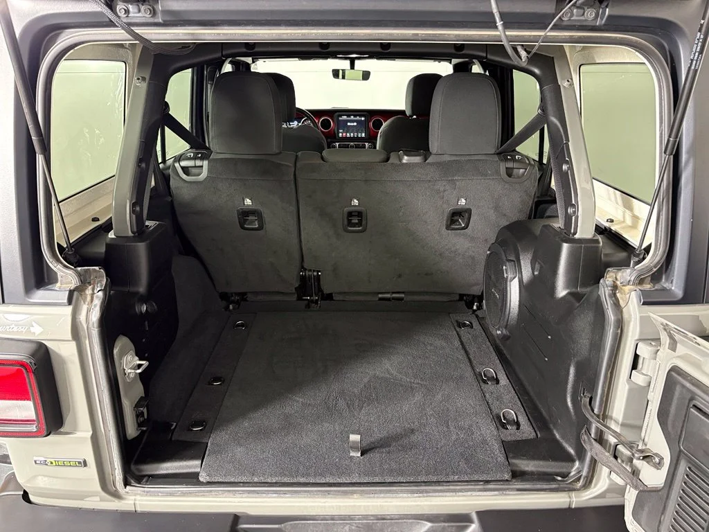 Used 2023 Gray Jeep Rubicon image 38
