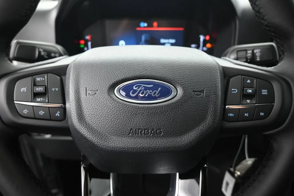 New 2026 Carbonized Gray Metallic Ford XLT image 10