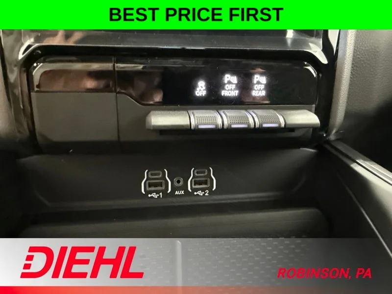 New 2026 Diamond Black Crystal Pearl-Coat Exterior Paint RAM Big Horn/Lone Star image 31
