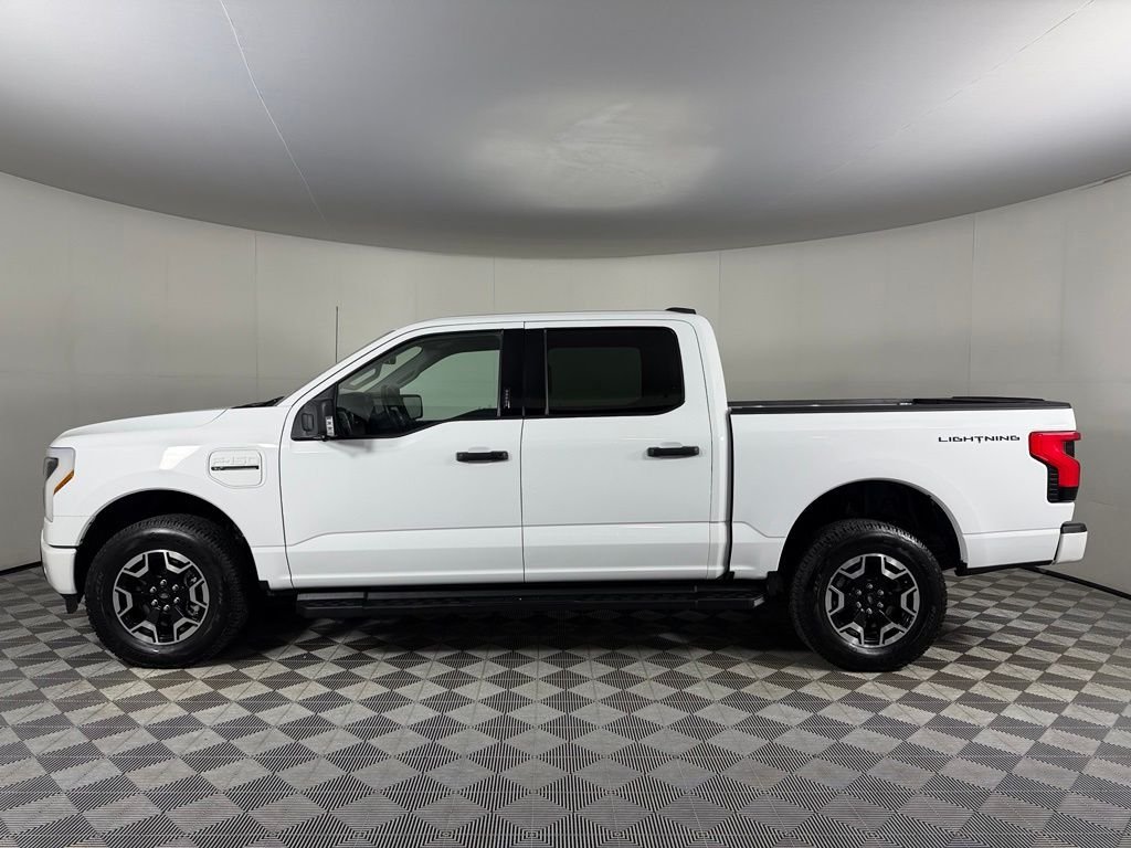 Used 2023 White Ford XLT image 10