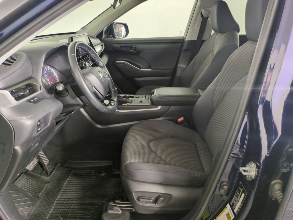 Used 2020 Blueprint Toyota LE image 11