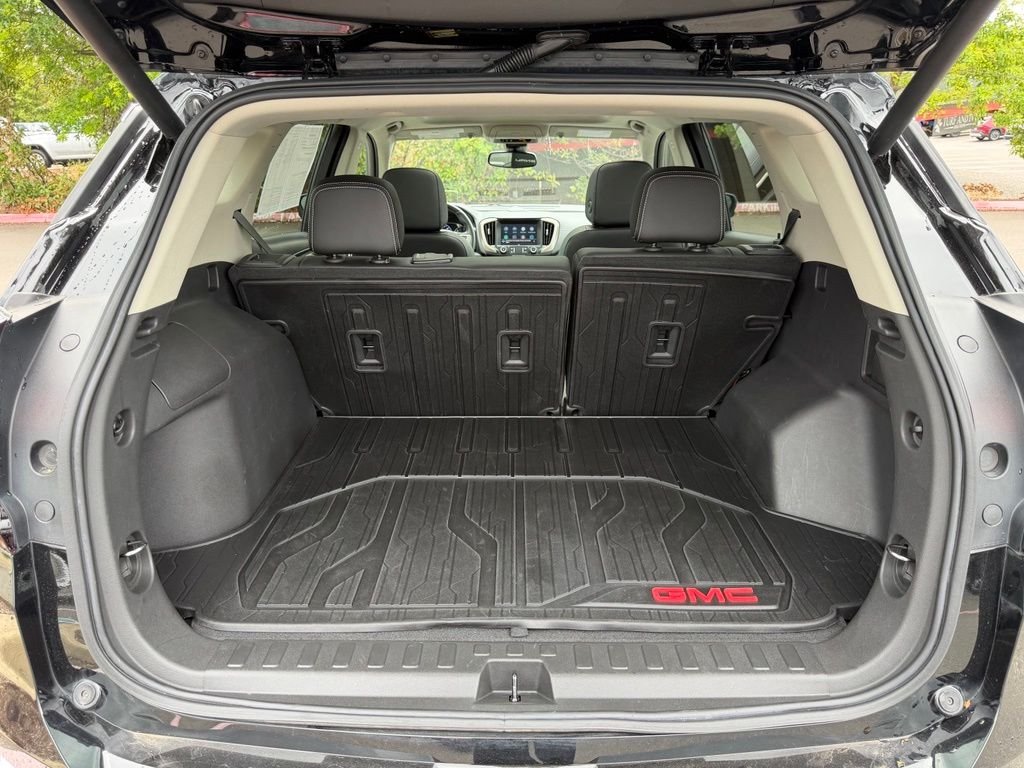 Used 2022 Ebony Twilight Metallic GMC Denali image 10