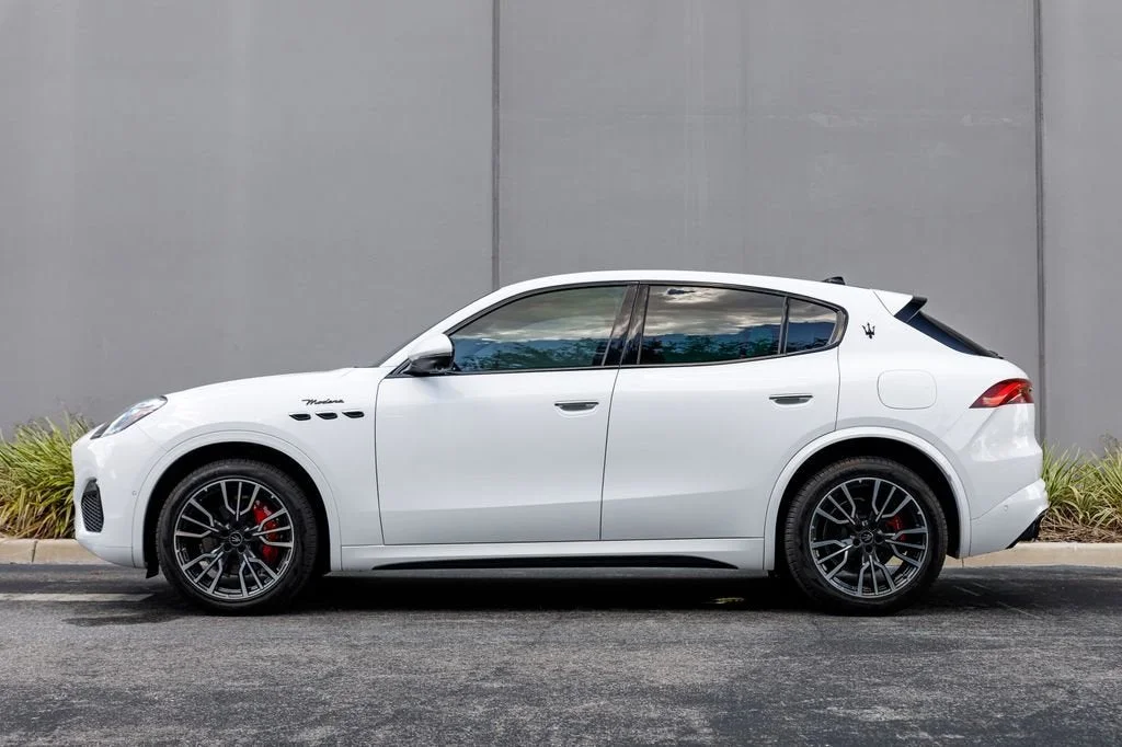 Used 2023 Bianco Maserati Modena image 2