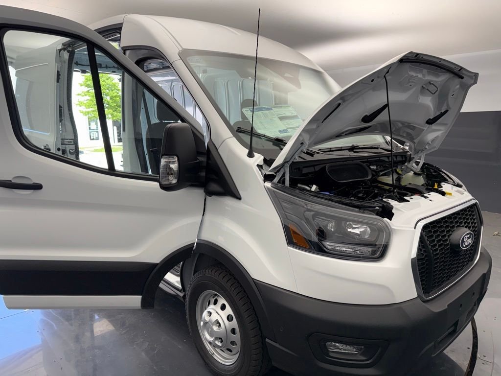 New 2026 Oxford White Ford Cargo Van image 15