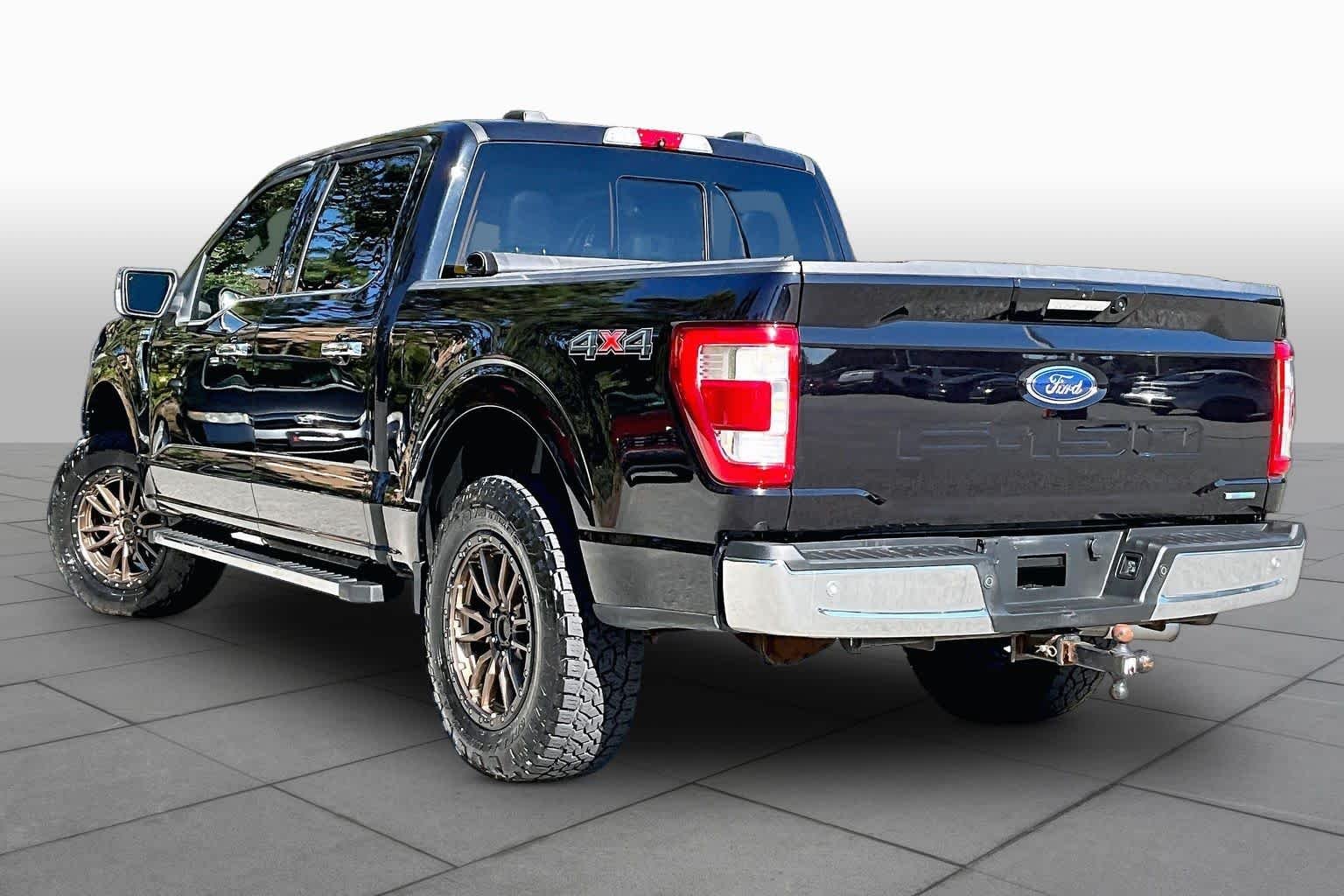 Used 2021 Agate Black Metallic Ford LARIAT image 11