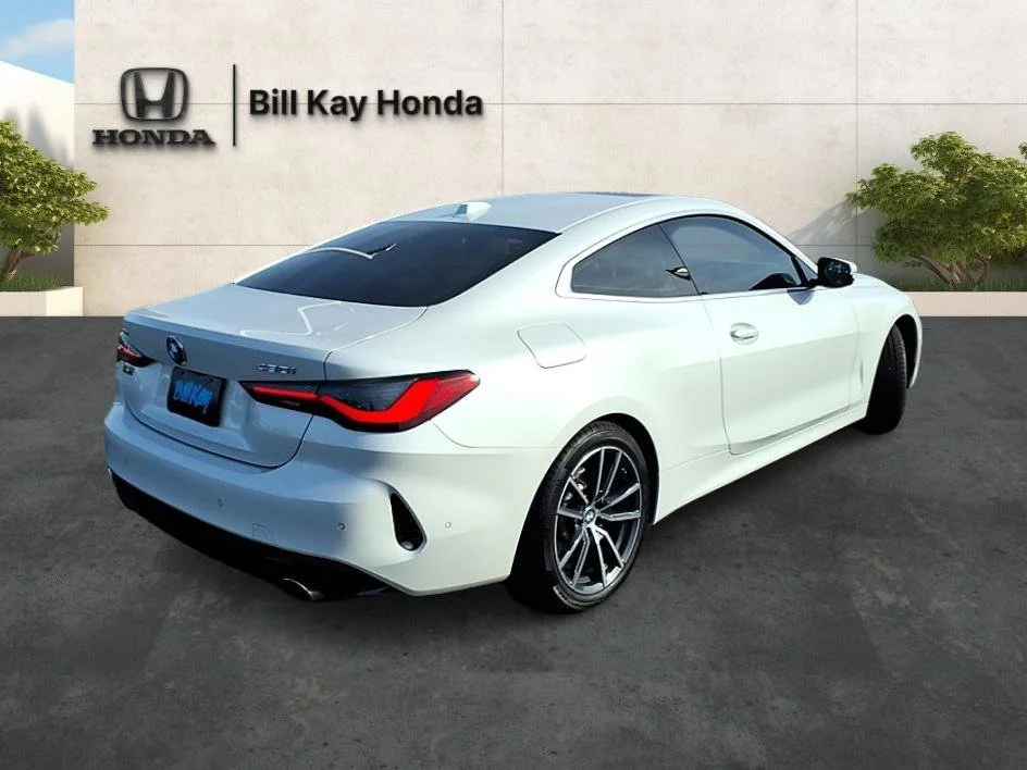 Used 2024 White BMW xDrive image 3
